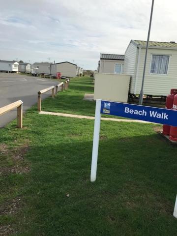Villa Dotty By The Sea, 27 Bw, St Osyth Beach - Price Is Whole Caravan With Field Views à Saint Osyth Extérieur photo