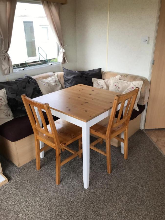 Villa Dotty By The Sea, 27 Bw, St Osyth Beach - Price Is Whole Caravan With Field Views à Saint Osyth Extérieur photo